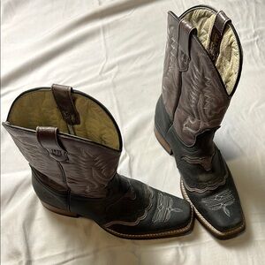 Caballo Dorado Black and Brown Cowboy Boots, Women’s size 8